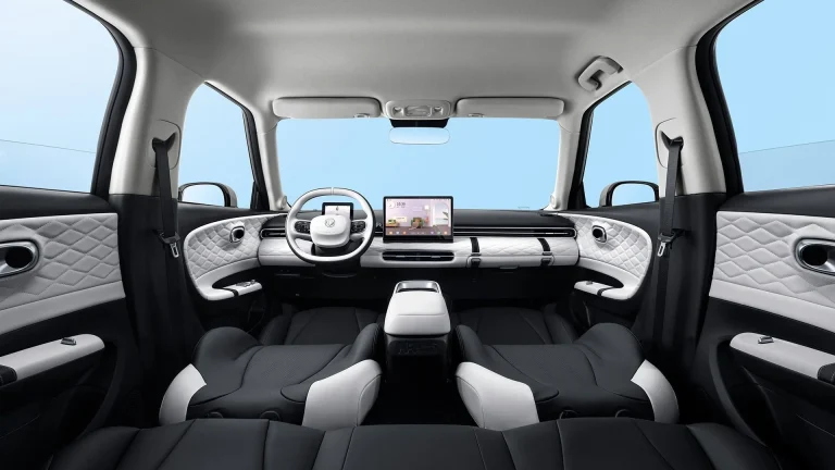 Dongfeng Box baltas vidus