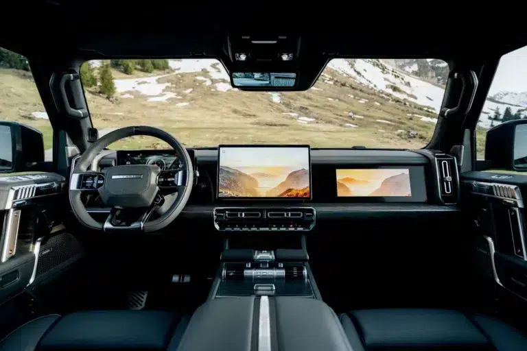 M Hero priekine panele