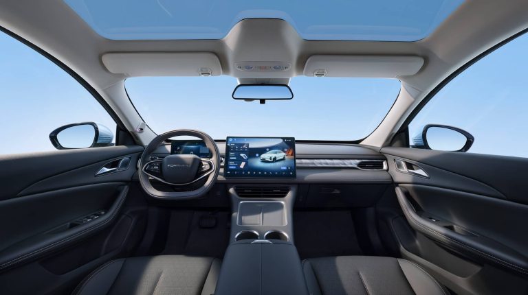 Forthing S7 juodas vidus